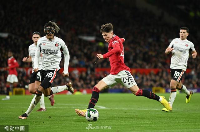 更需坚韧不 更需坚韧不